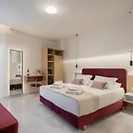 Miss Marrone Hotel