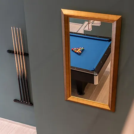 Miss Marrone Ханья