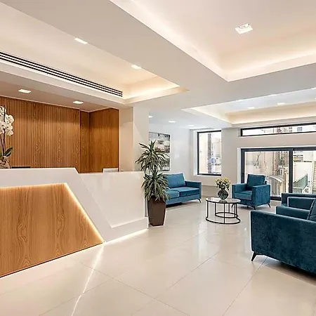 Miss Marrone Hotel