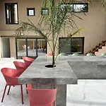 Miss Marrone Hotel