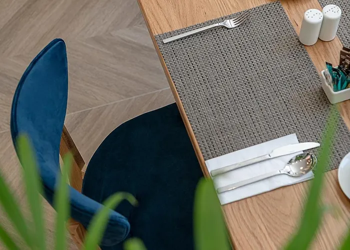 Miss Marrone Hriszí Aktí Haniá